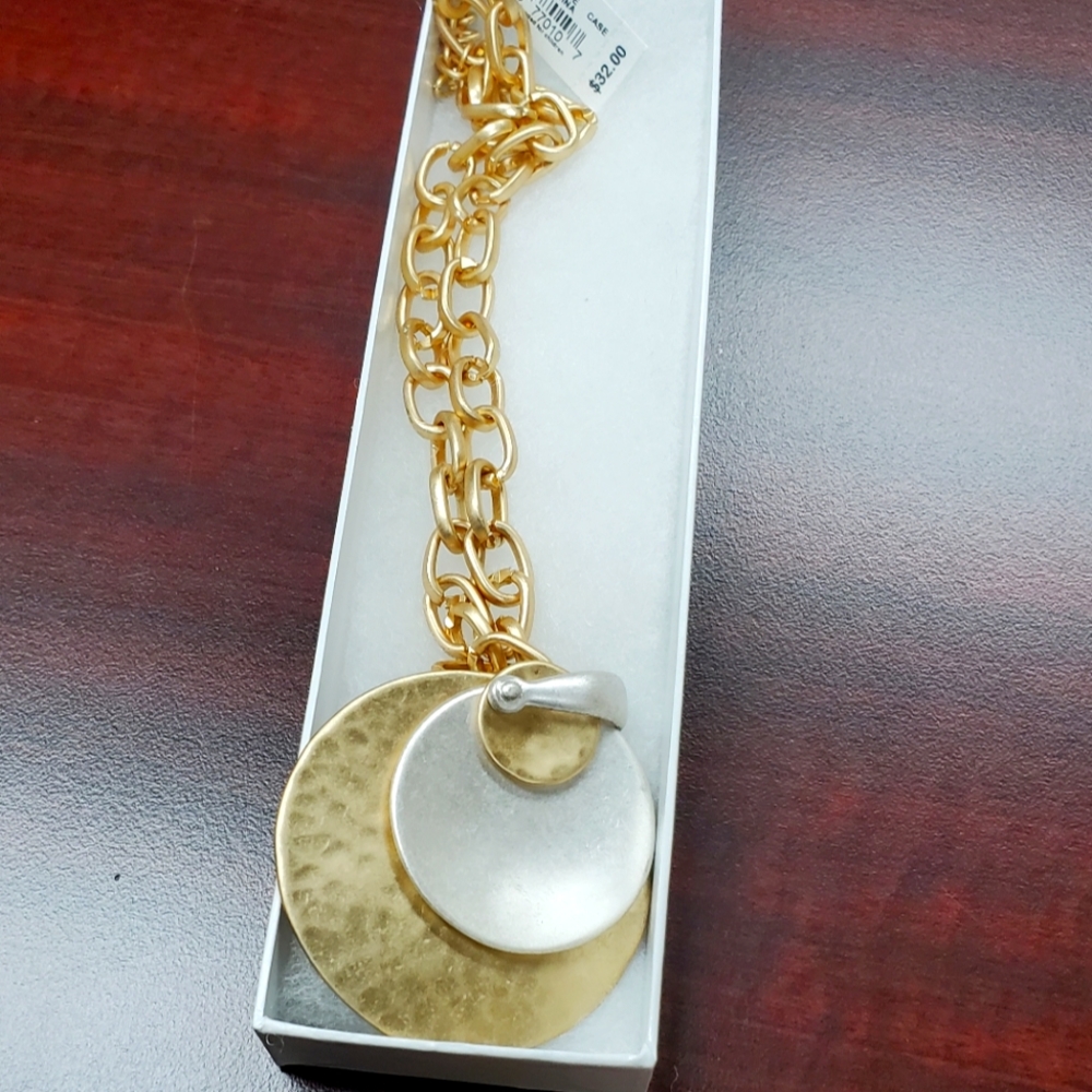 Ladies jewelry